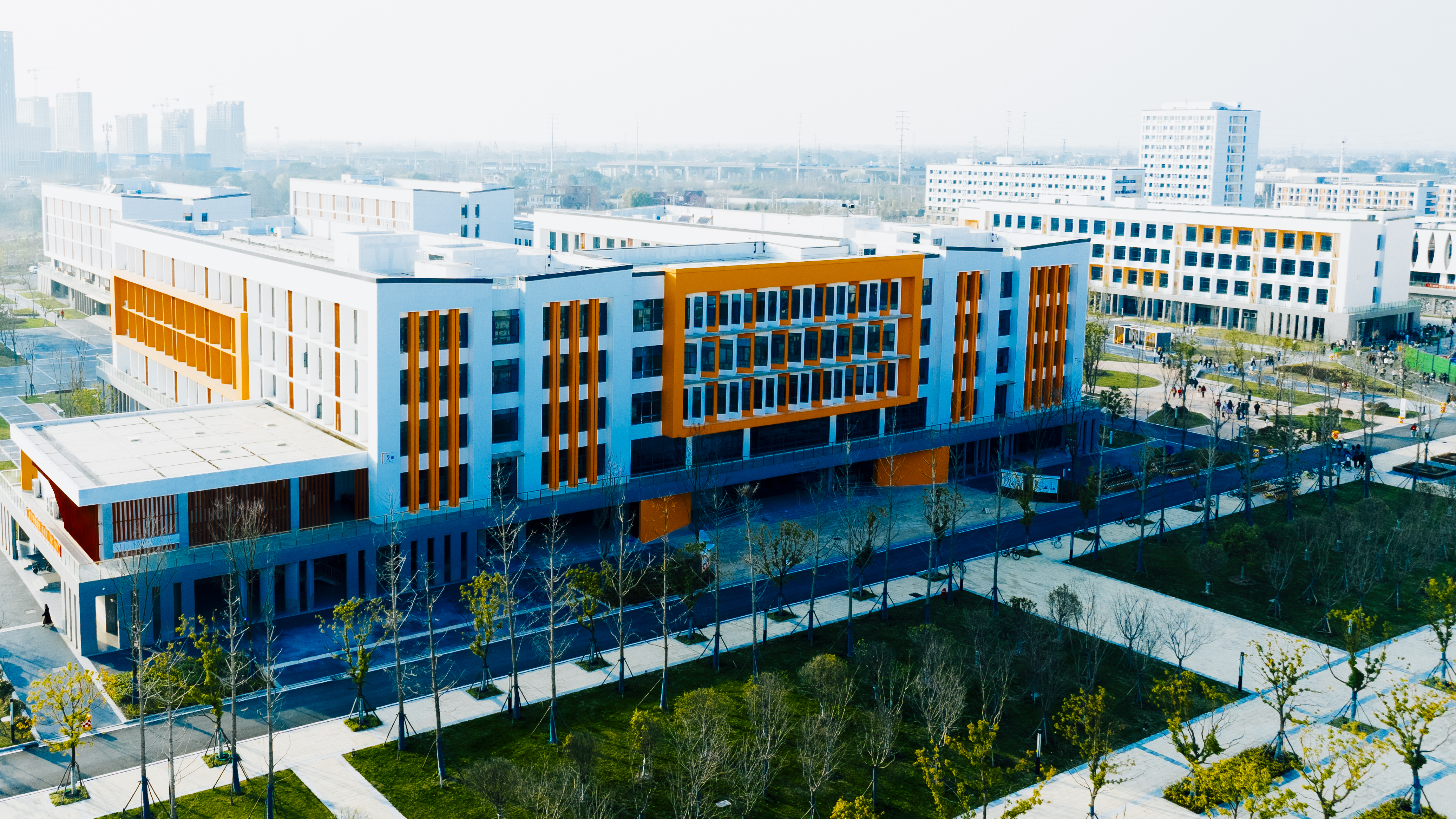 1.第一教学楼.jpg