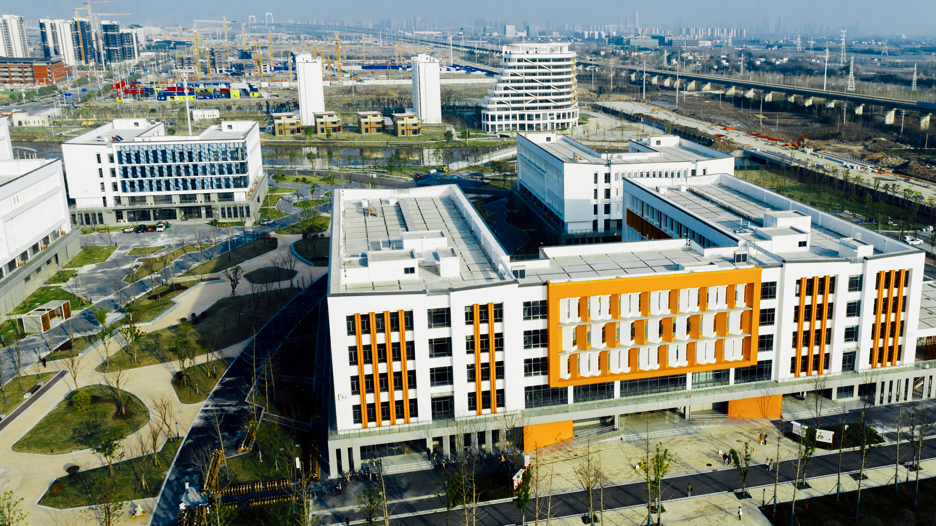 2.第二教学楼.jpg