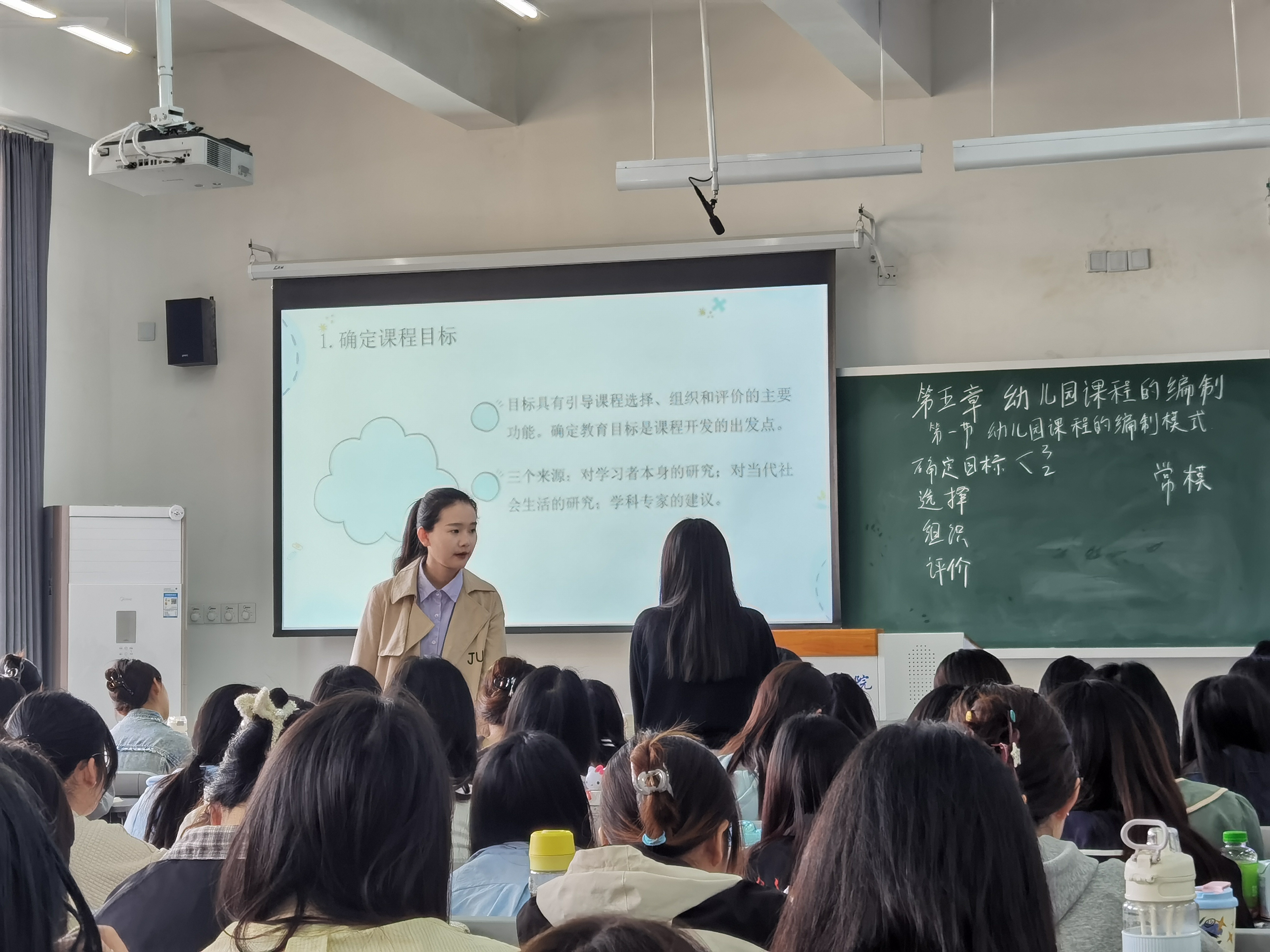1744158172217982.jpg 杨银银.jpg